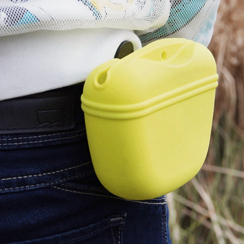 Magnetic Silicone Pet Treat Pouch - Hands-Free Training Bag